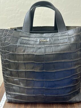 🏛️✨ Furla Italian Leather Bag | Very Good Condition